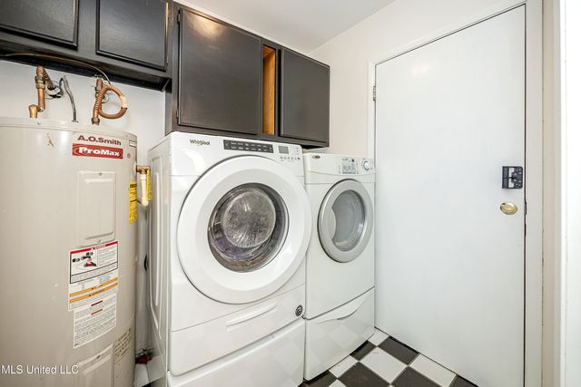 1107 Le Badine Court, Ocean Springs, MS 39564