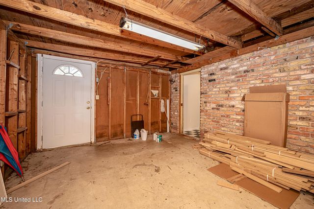 1107 Le Badine Court, Ocean Springs, MS 39564