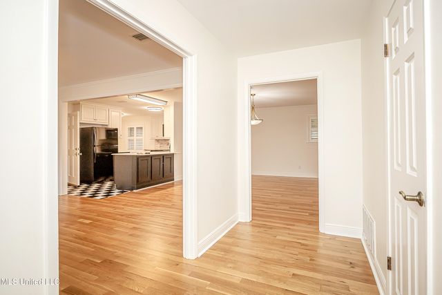 1107 Le Badine Court, Ocean Springs, MS 39564