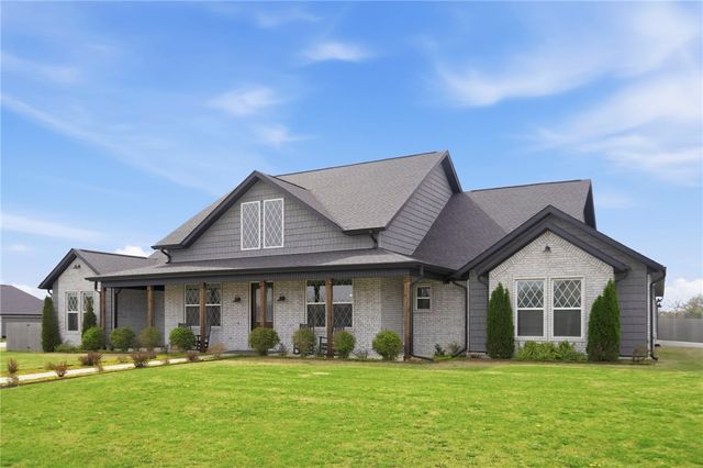 18157 Pepper Hills Drive, Siloam Springs, AR 72761