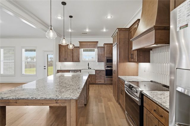18157 Pepper Hills Drive, Siloam Springs, AR 72761