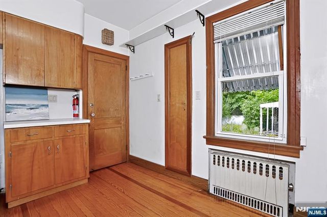 5-10 Hartley Place, Fair Lawn, NJ 07410