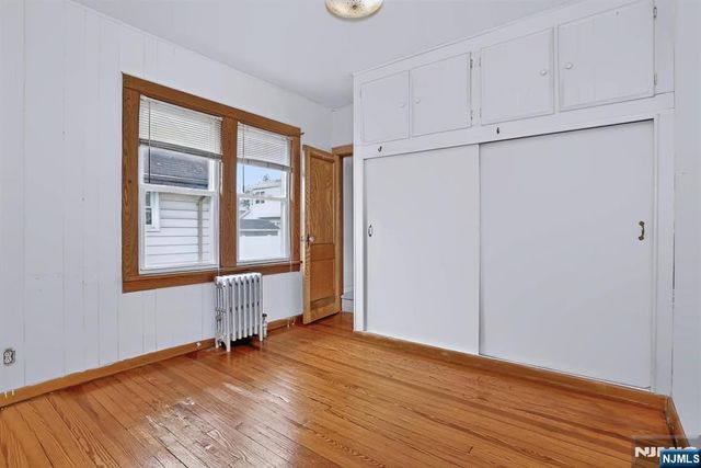 5-10 Hartley Place, Fair Lawn, NJ 07410