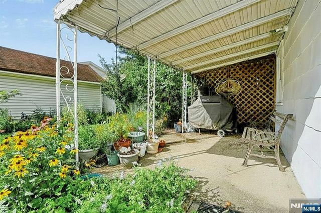 5-10 Hartley Place, Fair Lawn, NJ 07410