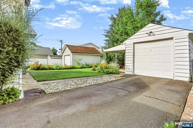 5-10 Hartley Place, Fair Lawn, NJ 07410