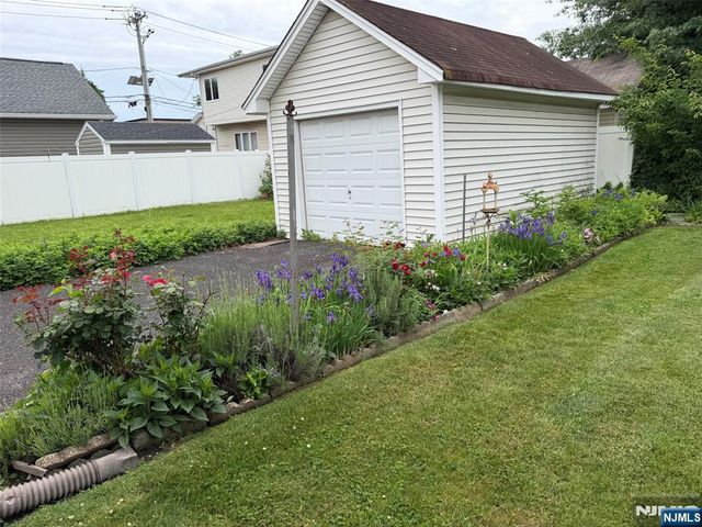 5-10 Hartley Place, Fair Lawn, NJ 07410