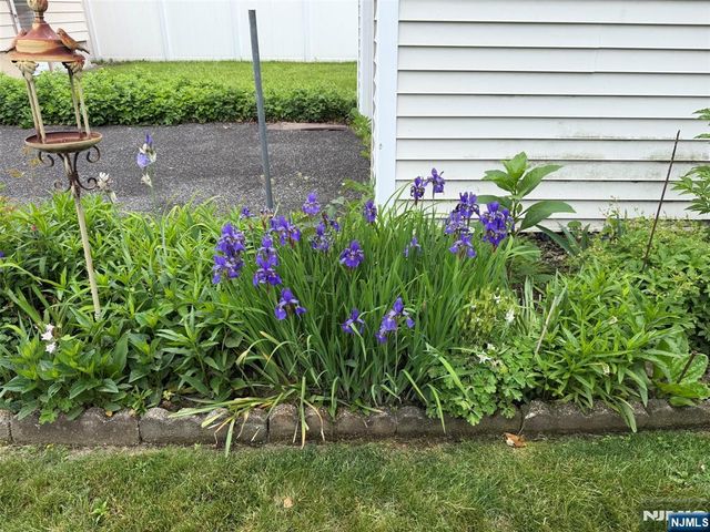 5-10 Hartley Place, Fair Lawn, NJ 07410