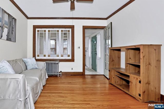 5-10 Hartley Place, Fair Lawn, NJ 07410