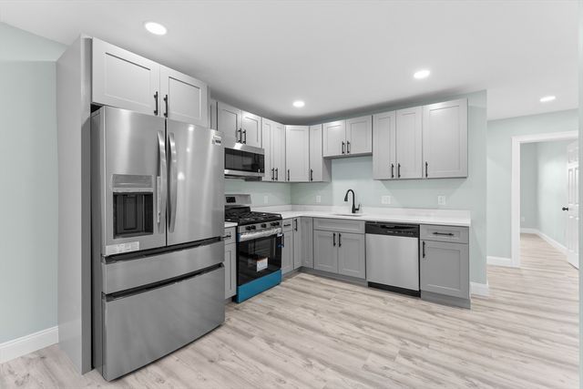 977 Warren, Brockton, MA 02301