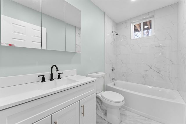 977 Warren, Brockton, MA 02301