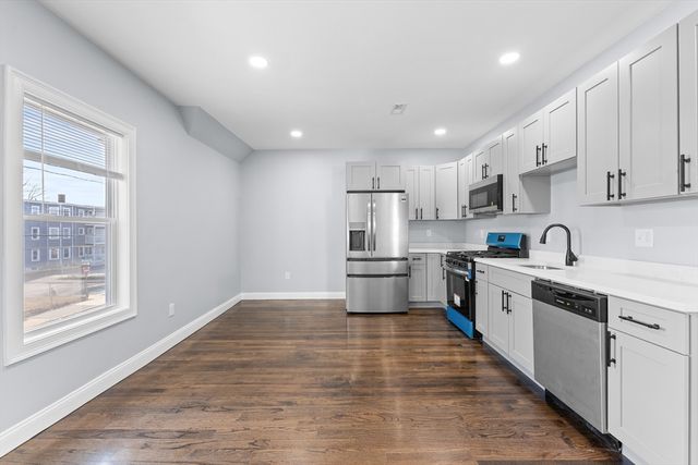 977 Warren, Brockton, MA 02301