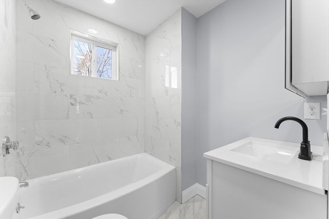 977 Warren, Brockton, MA 02301