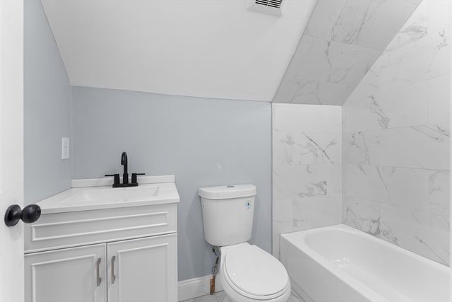 977 Warren, Brockton, MA 02301