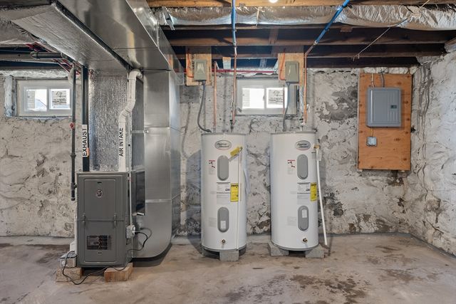 977 Warren, Brockton, MA 02301