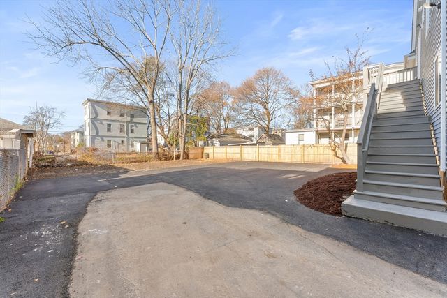 977 Warren, Brockton, MA 02301