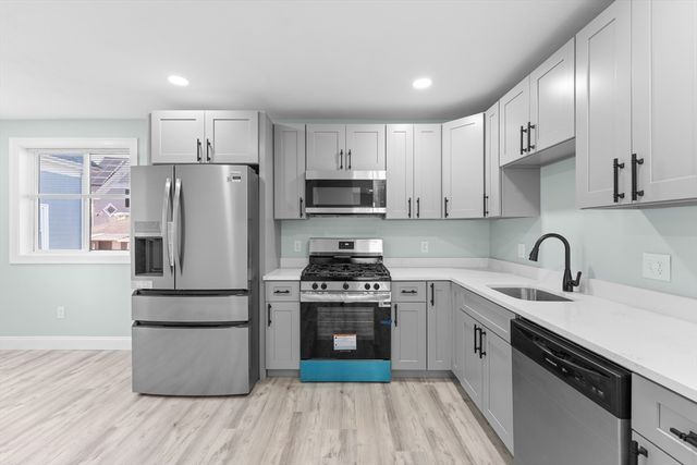 977 Warren, Brockton, MA 02301