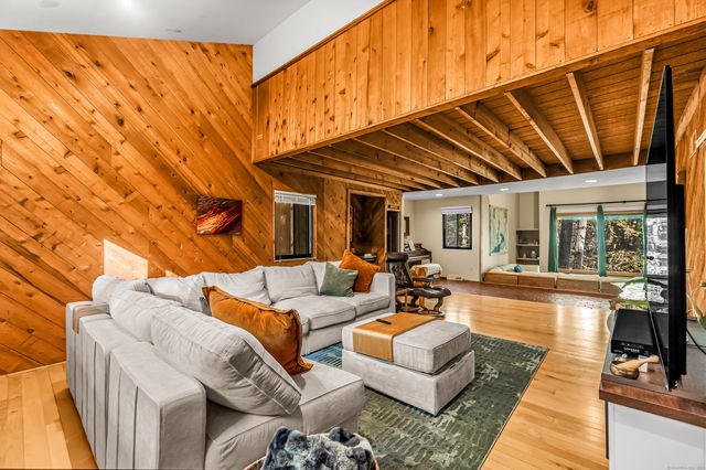 4 Old Gate Lane, Newtown, CT 06470