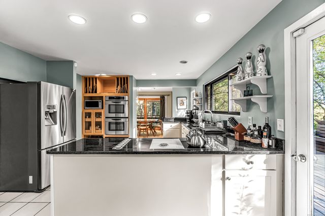 4 Old Gate Lane, Newtown, CT 06470