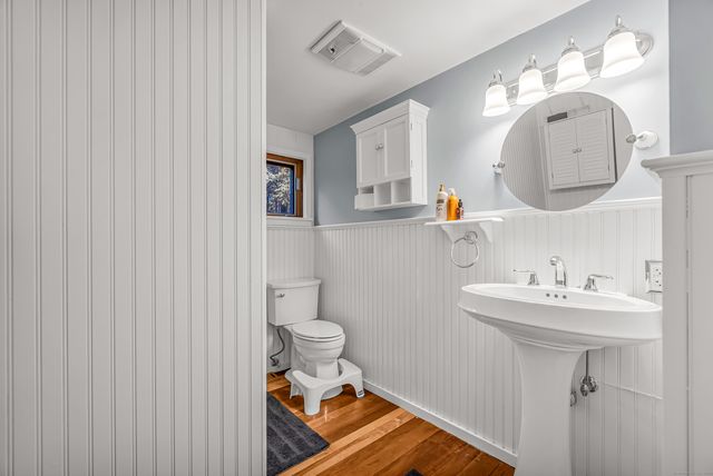 4 Old Gate Lane, Newtown, CT 06470