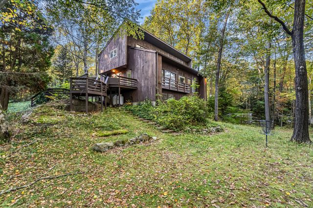 4 Old Gate Lane, Newtown, CT 06470