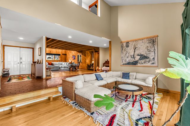 4 Old Gate Lane, Newtown, CT 06470