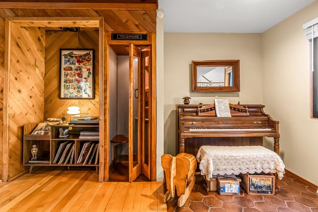 4 Old Gate Lane, Newtown, CT 06470