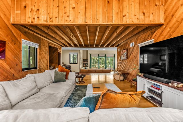 4 Old Gate Lane, Newtown, CT 06470