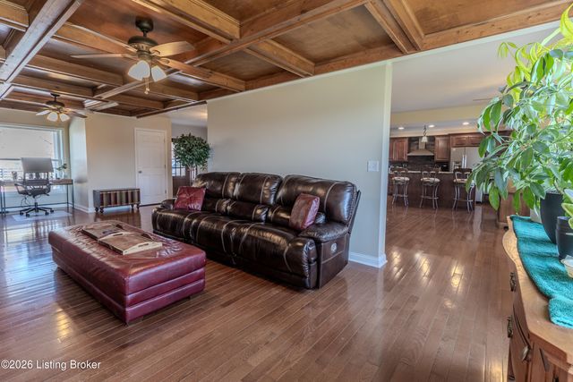 1110 Clark Station Rd, Fisherville, KY 40023
