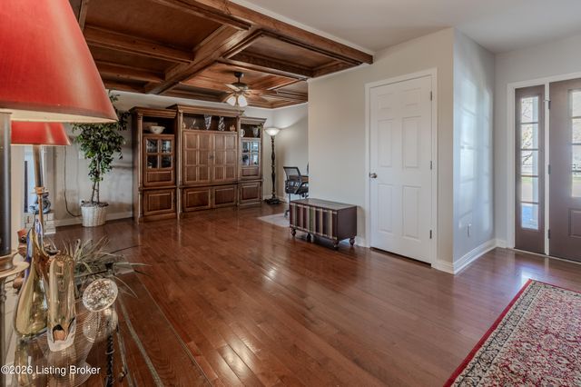 1110 Clark Station Rd, Fisherville, KY 40023