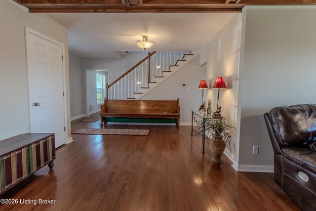 1110 Clark Station Rd, Fisherville, KY 40023