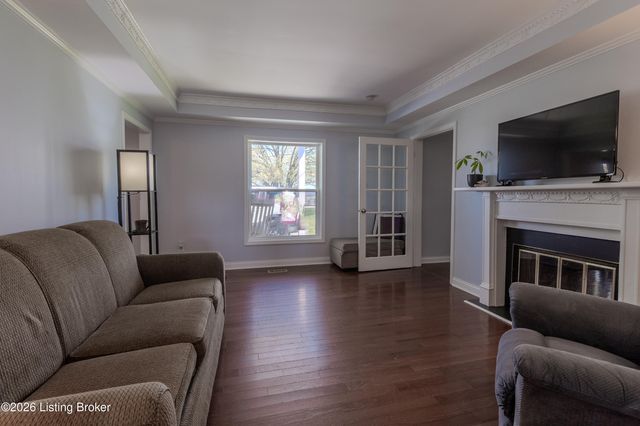 1110 Clark Station Rd, Fisherville, KY 40023