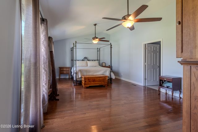 1110 Clark Station Rd, Fisherville, KY 40023