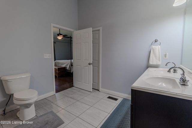1110 Clark Station Rd, Fisherville, KY 40023