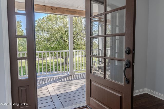 1110 Clark Station Rd, Fisherville, KY 40023