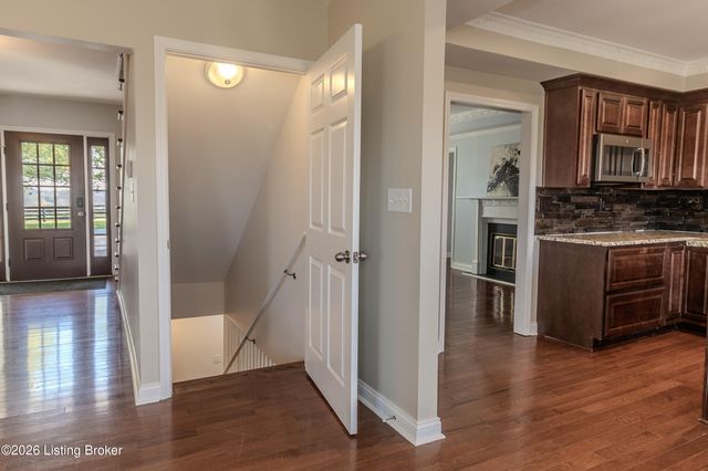 1110 Clark Station Rd, Fisherville, KY 40023