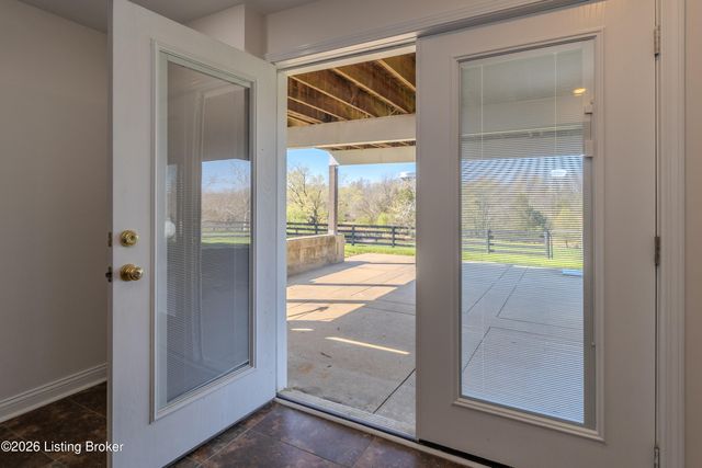 1110 Clark Station Rd, Fisherville, KY 40023
