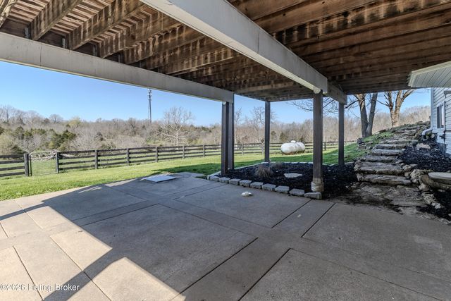 1110 Clark Station Rd, Fisherville, KY 40023