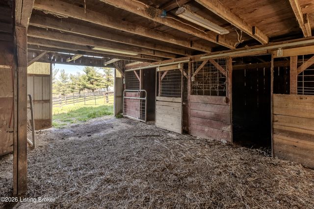 1110 Clark Station Rd, Fisherville, KY 40023