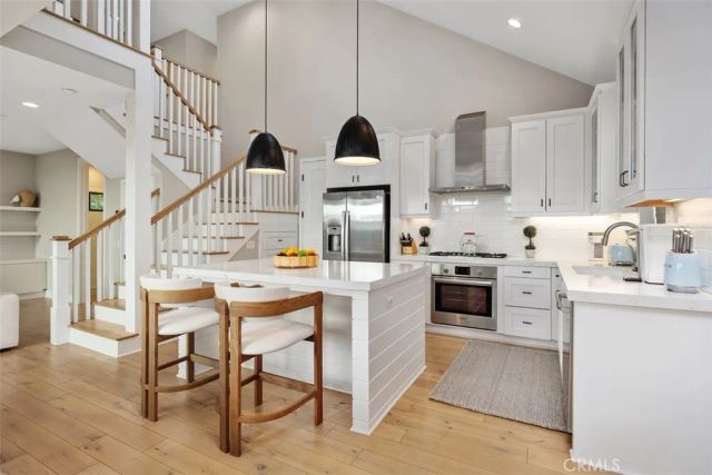 2076 Tablelands Way, Costa Mesa, CA 92627