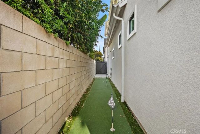 2076 Tablelands Way, Costa Mesa, CA 92627