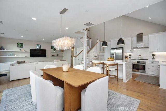 2076 Tablelands Way, Costa Mesa, CA 92627