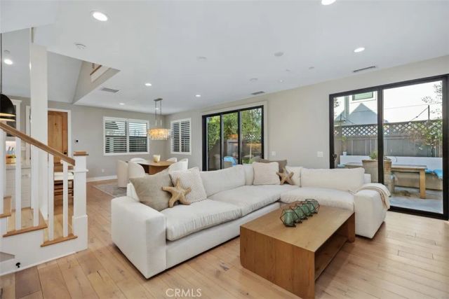 2076 Tablelands Way, Costa Mesa, CA 92627