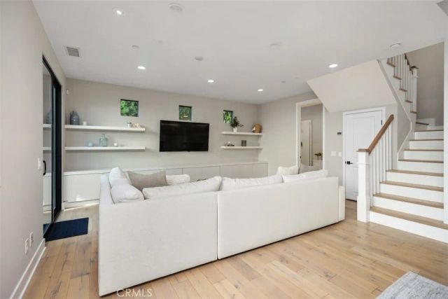 2076 Tablelands Way, Costa Mesa, CA 92627