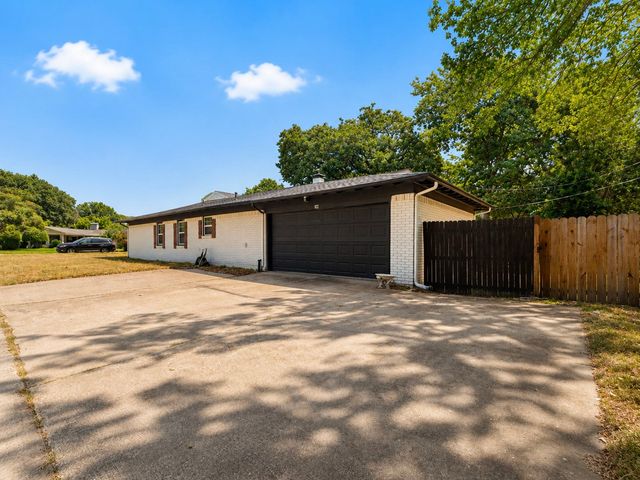 102 E Highland Drive, Irving, TX 75062