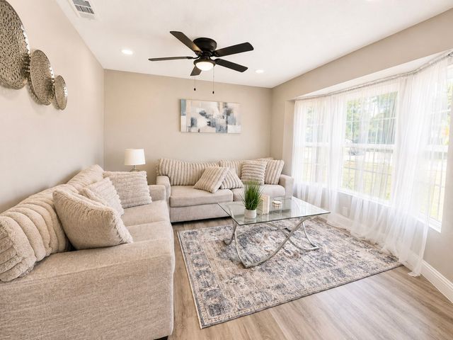 102 E Highland Drive, Irving, TX 75062