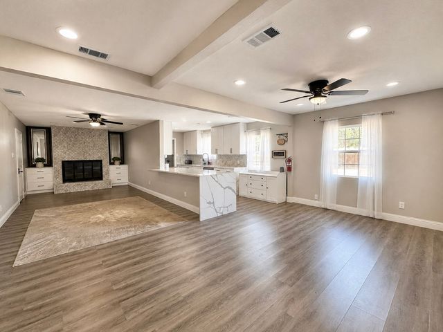 102 E Highland Drive, Irving, TX 75062