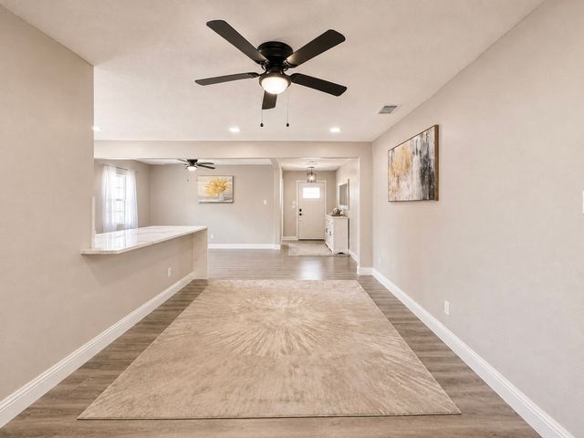 102 E Highland Drive, Irving, TX 75062