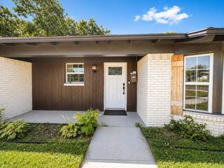 102 E Highland Drive, Irving, TX 75062