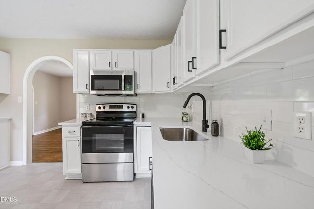 6605 Abbey Lane, Fayetteville, NC 28311