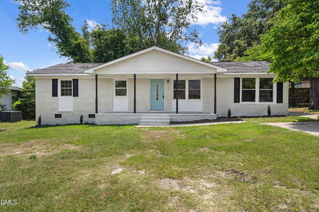 6605 Abbey Lane, Fayetteville, NC 28311